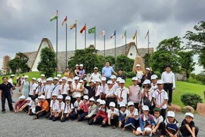 Tham quan địa chỉ đỏ