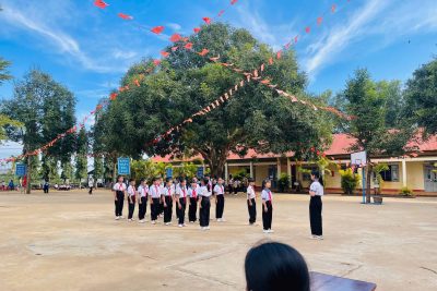 🌟 RỰC RỠ SẮC MÀU HỘI THI NGHI THỨC ĐỘI – NĂM HỌC 2025 – 2026! 🌟  ✨ Sân trường hôm nay rộn ràng trong tiếng trống vang, đều bước chân hành tiến! Liên đội Trường Tiểu học Tô Hiệu đã tổ chức thành công Hội thi Nghi thức Đội năm học 2025 – 2026 với sự tham gia của các Chi đội.  Hội thi là dịp để các bạn đội viên thể hiện bản lĩnh, sự tự tin và tinh thần kỷ luật thông qua các phần thi: 💪 Đúng tác phong: Nghiêm túc trong từng động tác quay tại chỗ, đi đều, chào kiểu đội viên. 🥁 Đều nhịp trống: Những bài trống Đội rộn rã, đúng nhịp điệu. 🤝 Đoàn kết tập thể: Sự phối hợp ăn ý, nhịp nhàng từ Ban chỉ huy đến các thành viên trong đội hình.  Nhìn những gương mặt rạng rỡ, chiếc khăn quàng đỏ tung bay và tác phong nhanh nhẹn của các em, thầy cô và cha mẹ đều cảm thấy vô cùng tự hào về thế hệ măng non hôm nay! 🥰