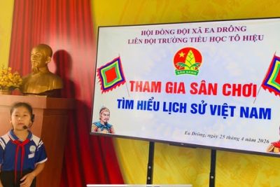 Liên đội tổ chức sinh hoạt chuyên đề “Mỗi tuần một câu chuyện đẹp, một cuốn sách hay, một tấm gương sáng” chào mừng Đại hội Đảng các cấp và Đại hội Đảng toàn quốc lần thứ XIV 😘Có những con người đã đi vào lịch sử như một huyền thoại, có những cái tên đã trở thành biểu tượng cho lòng yêu nước của thế hệ trẻ Việt Nam. Hôm nay, dưới mái trường Tô Hiệu thân yêu, chúng ta cùng ngược dòng thời gian, #Tìm_hiểu_lịch_sử_Việt_Nam” 👏 🫶trở về với vùng đất Cao Bằng địa linh nhân kiệt, để gặp gỡ một người thiếu niên mưu trí, dũng cảm – #người_Đội_trưởng_đầu_tiên_của_Đội_Thiếu_niên_Tiền_phong_Hồ_Chí_Minh. Đó chính là anh hùng liệt sĩ #Kim_Đồng.” ❤️❤️❤️