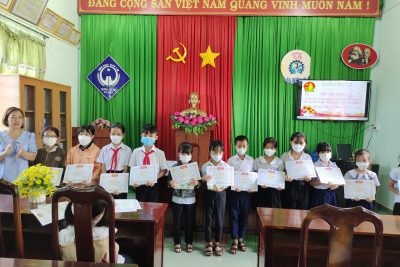 Tuyên dương HS- Tập thể tiêu biểu kỉ niệm 91 năm thành lập Đội TNTP